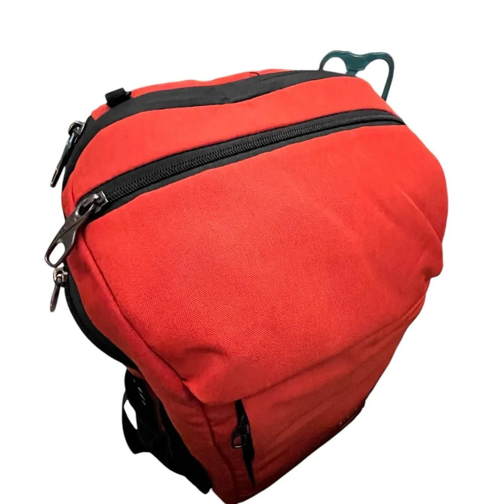 SLOTRA Laptop Backpack with Camera Case and USB charging port